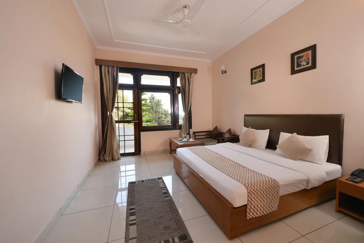 Hotel Maya Regency Bhīm Tāl Exteriör bild
